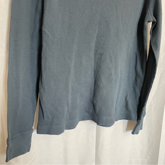 OLD NAVY Men’s Gray Blue Long Sleeve‎ Crew Neck Waffle Knit Shirt Size Small - Picture 4 of 10